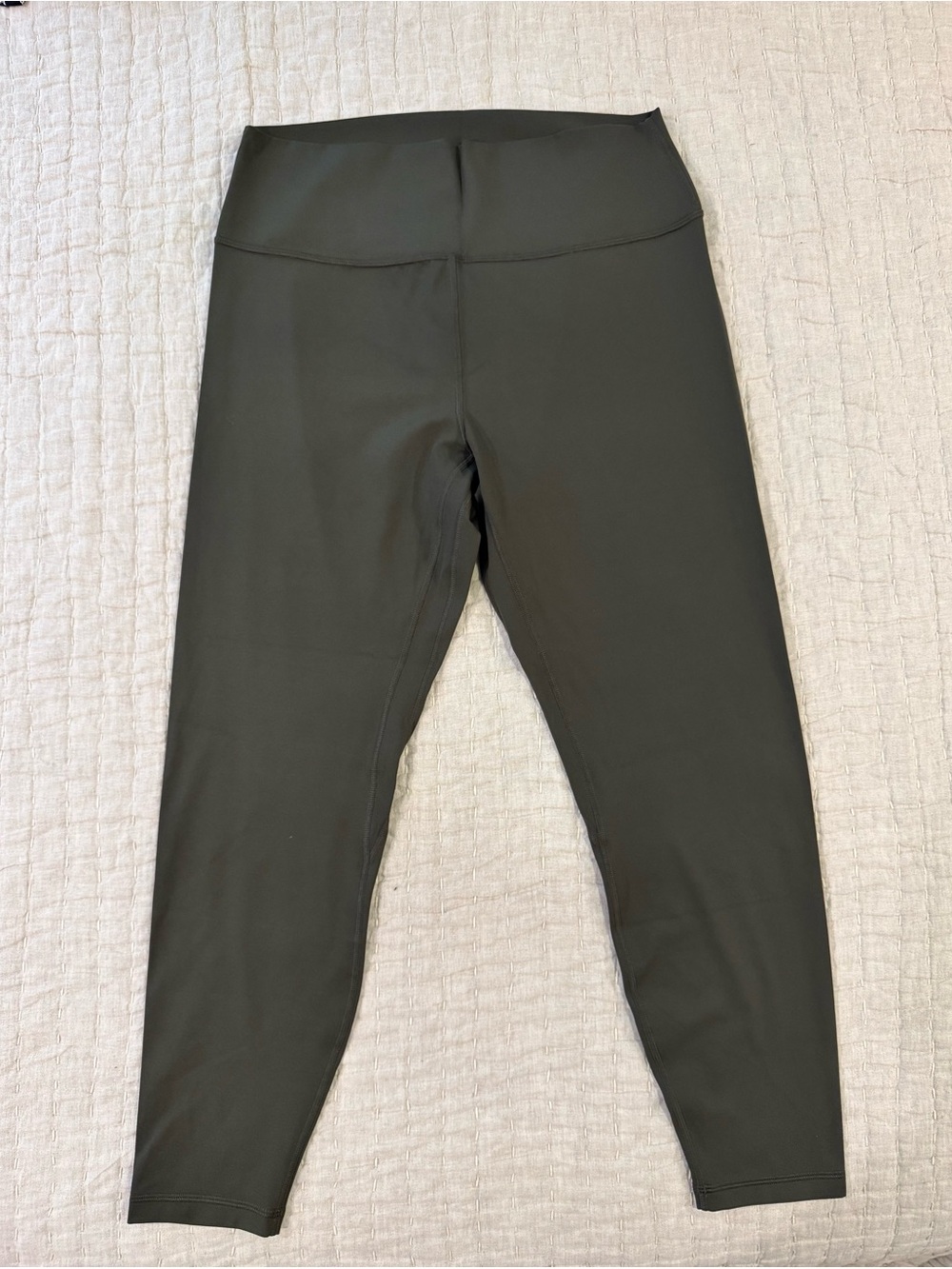 High-Waist Solid Leggings in Olive Green